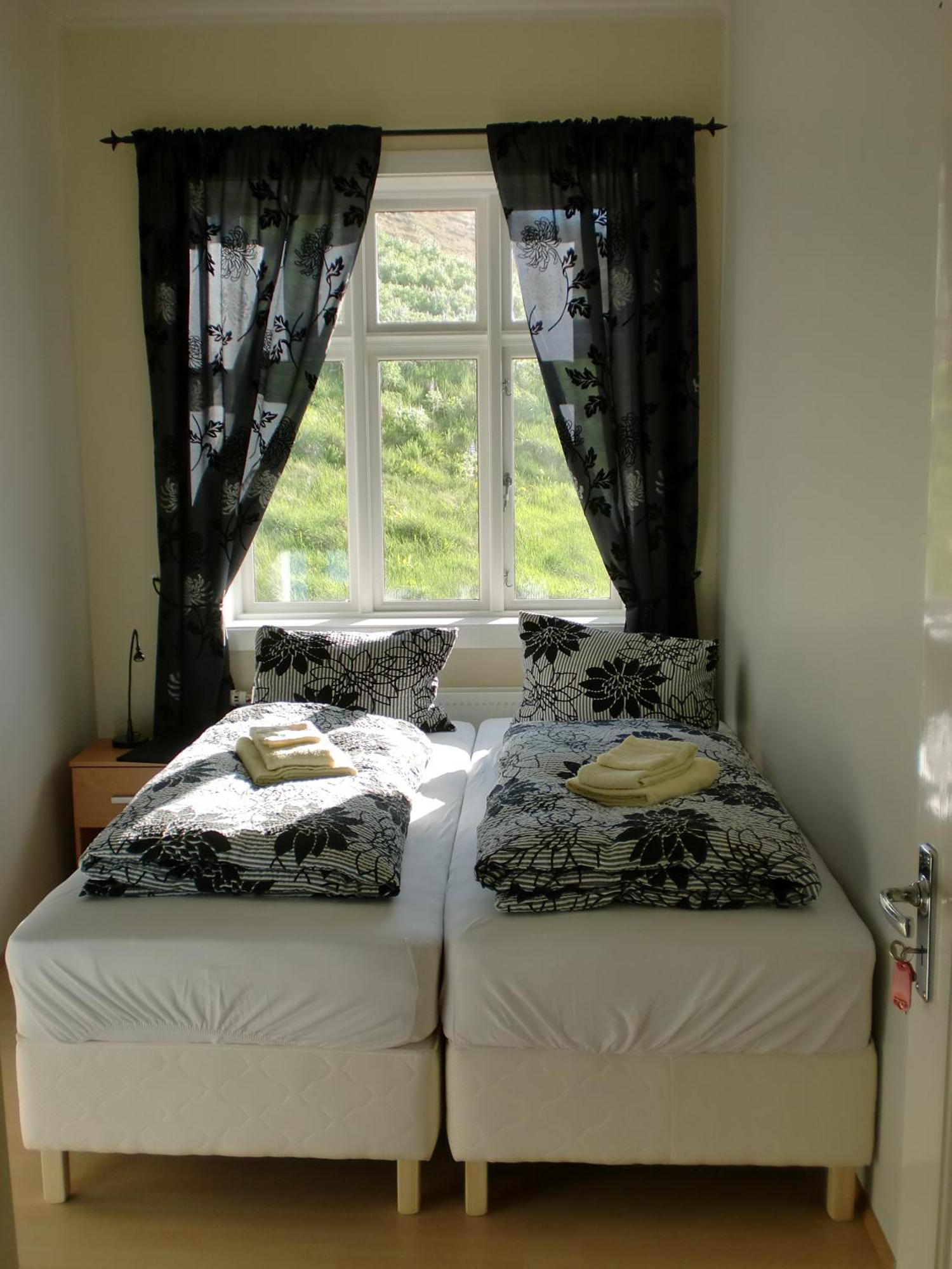 Guesthouse Tilraun Blonduos Zimmer foto