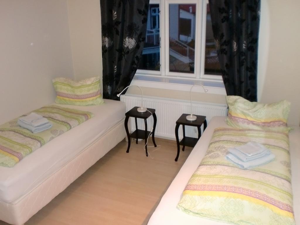 Guesthouse Tilraun Blonduos Zimmer foto