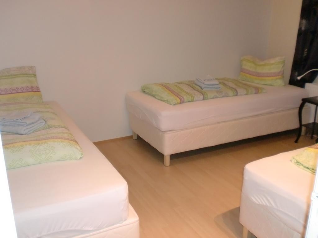 Guesthouse Tilraun Blonduos Zimmer foto
